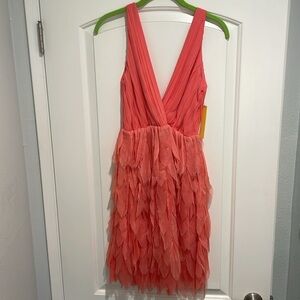 Alice + Olivia NWT pink feather dress - XS
